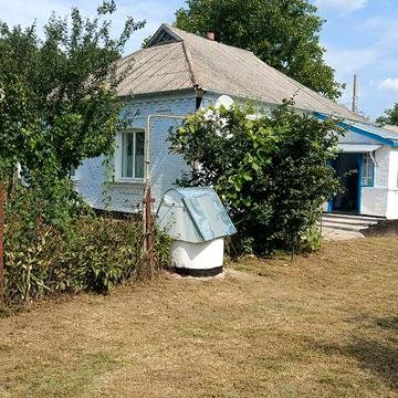 Продам будинок із земельною ділянкою