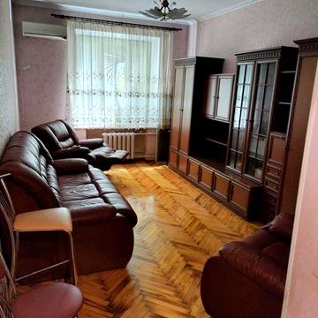 Сдам 2-х комнатнаю квартиру в центре города (р-н цирка Украина)