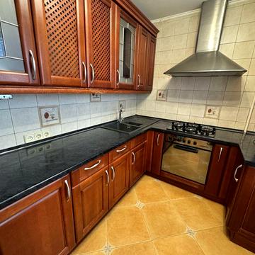 Продаж трикімнатної квартири в Центрі міста з автономним опаленням