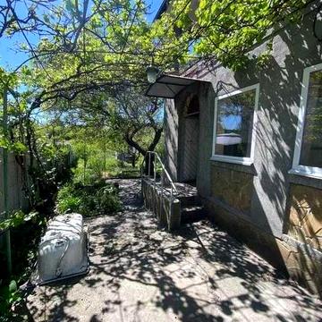 Двоповерховий будинок на березі р. Кільчень, До центру Дніпра — 13 км