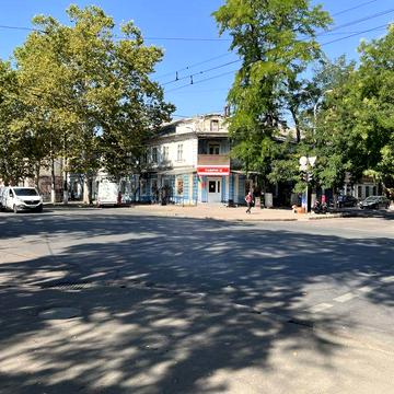 Двухкомнатная квартира в центре по цене гостинки