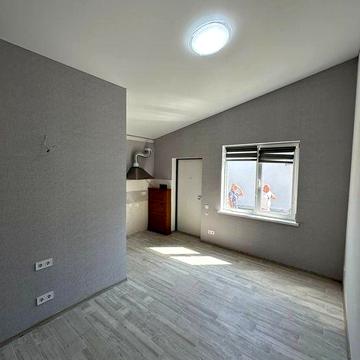 Продам квартиру з ремонтом з паркомісцем