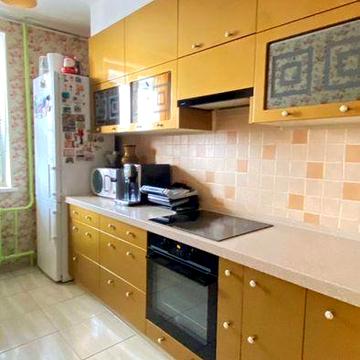 Продам 3хкомн квартиру на Высоцкого