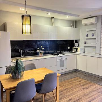 Соборності України вул., 228а