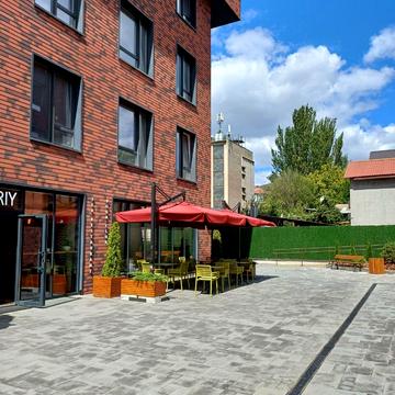 Олеся Гончара вул., 40