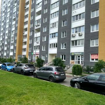 Миколи Вінграновського вул., 2