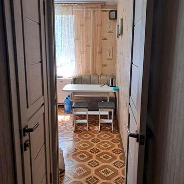 Двокімнатна квартира, 49кв.м., з автономним опаленням, ремонтом і мебл