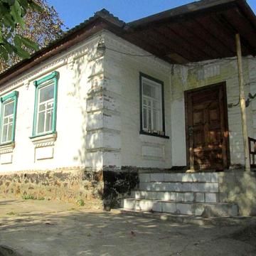 Будинок вул. Нижче-Польова (14 р-н) з приватизов. ділянкою 17 соток