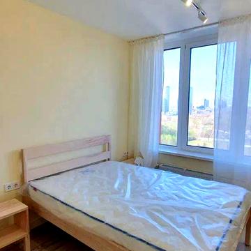 Дніпровська набережна вул., 20-Б