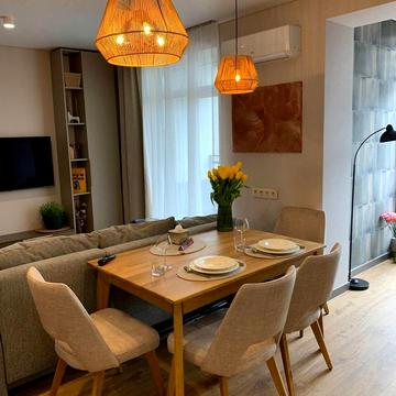 Подільська вул., 10