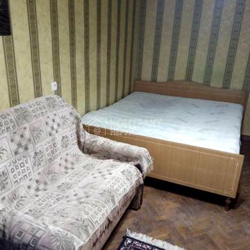 Космонавтів вул., 3