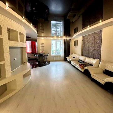 Продається 3-кімнатна квартира з євроремонтом в мікрорайоні Поділля