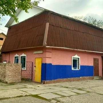 центральна, 1