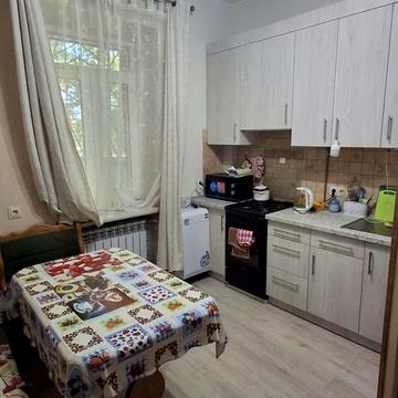 Приморська вул., 35