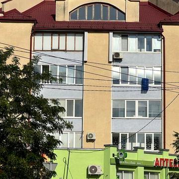 Продається квартира мансардного типу  173 м²