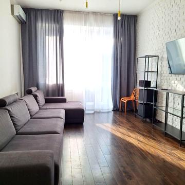 Тарасівська вул., 7