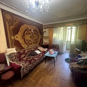 Варненська вул., 10