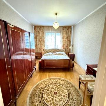 Бориса Гмирі вул., 1/2