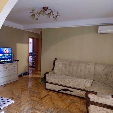Продам 3-кімнатну квартиру в центрі места