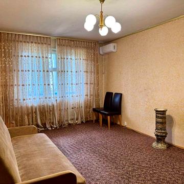 Продаж 2 кімн. квартири 52 м2. вул. Д.Рене 5 - ст м Нивки - 300 метрів
