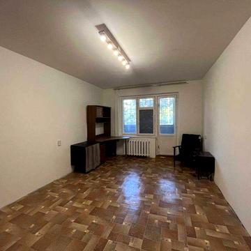 Продам 1 к ЖМ Победа, б. Славы 39 м2 ЧЕШКА  с большой кухней