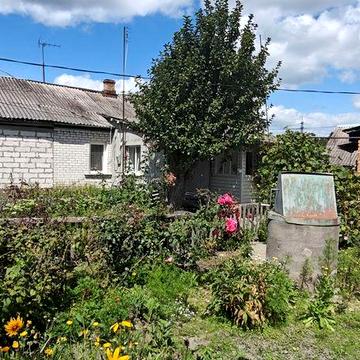 Продам частину будинку зі зручностями