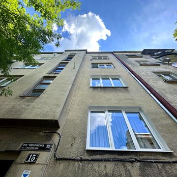 Чернігівська вул., 15