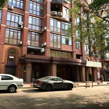 БЕЗ%. Печерськ, 3-к кв-ра , 126,7 м², вул. Є. Коновальця, 36В.