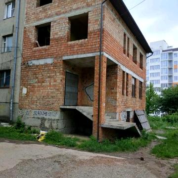 Авангардна вул., 17