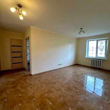 Продам 3 комнатная квартира Левбережный3 пр Мира4