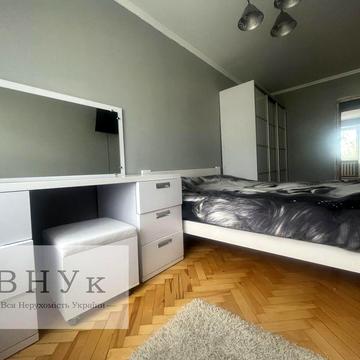Продам 3-х кімнатну квартиру з євроремонтом біля парку