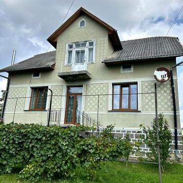 Продається житловий будинок в с.Доброгостів .