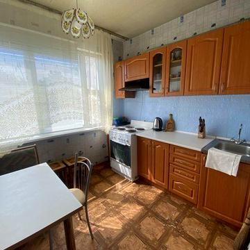 Затишна трікимнатна квартира з роздільними кімнатами, Кибальчича 9