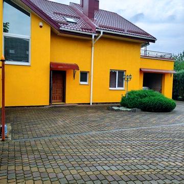 Продаж котеджу з земельною ділянкою с.Запитів