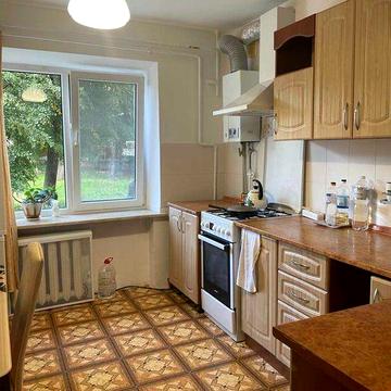 Продаж 3- кімнатної  квартири по  вул  Ю. Вороного (Гагаріна)