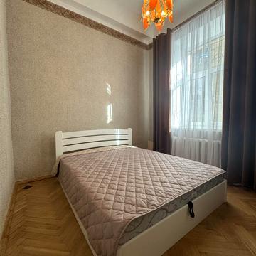 Лютеранська вул., 11