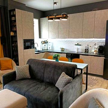 3к квартира| Зигіна| 83м²| 2 поверх| цегла| євроремонт