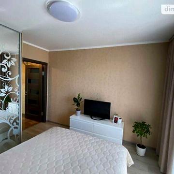 Продаж 3к Квартира Пирогова вулиця