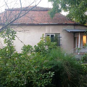 Будинок з горіховим садом в с. Мочола 3 км від м. Берегове