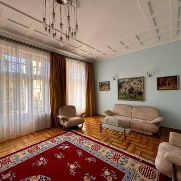 Квартира оренда центр 4 кімнатна 160 кв.м пр. Шевченка