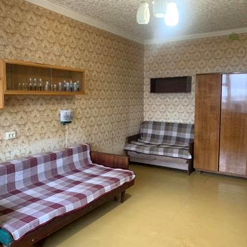 Ньютона вул., 115/2