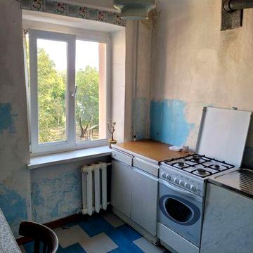 Продам 2 кім. квартиру по вул.Федора Караманца