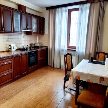 Здам 1.кім квартиру вул Ахматовоі 30 м.Позняки