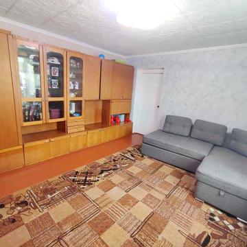 у Продам 4-кімнатну квартиру у смт Клевань