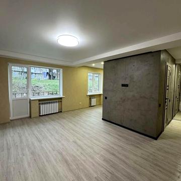 Айвазовського вул., 37