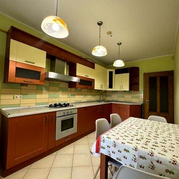 Оренда 3-кімнатної квартири біля Дастору, 95м2