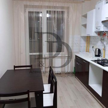 Тарасівська вул., 25