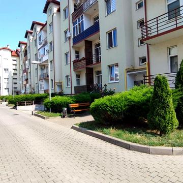 Вишнева вул., 24