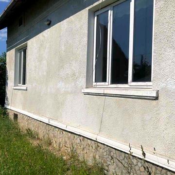 Будинок та літня кухня