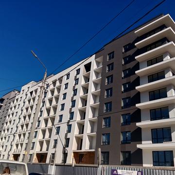 Володимира Івасюка вул., 1